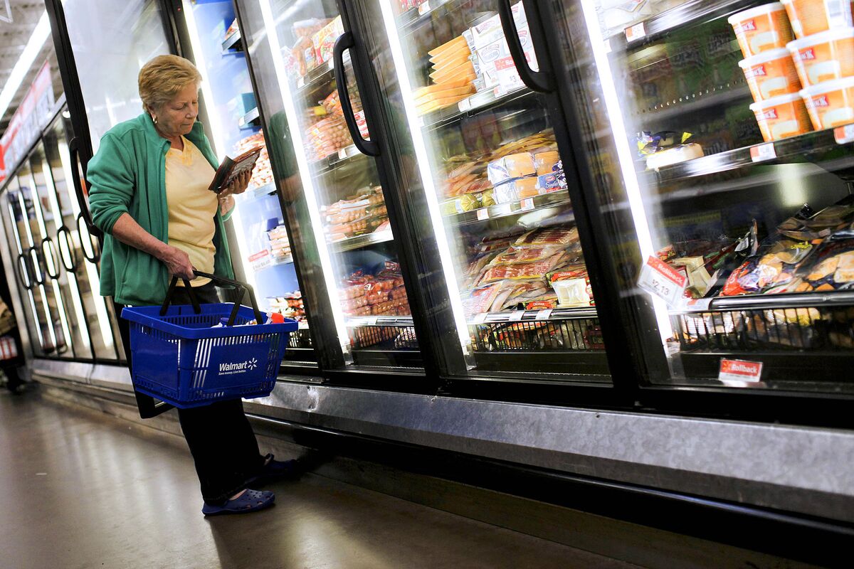 Food Fight: Wal-Mart Vows to Guarantee Groceries, Buy Local