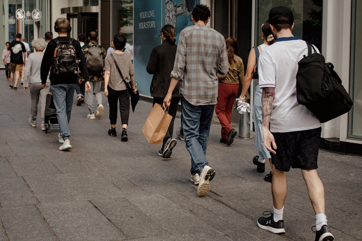 Canada Retail Sales to Rise 0.4% in June as Purchases Broaden