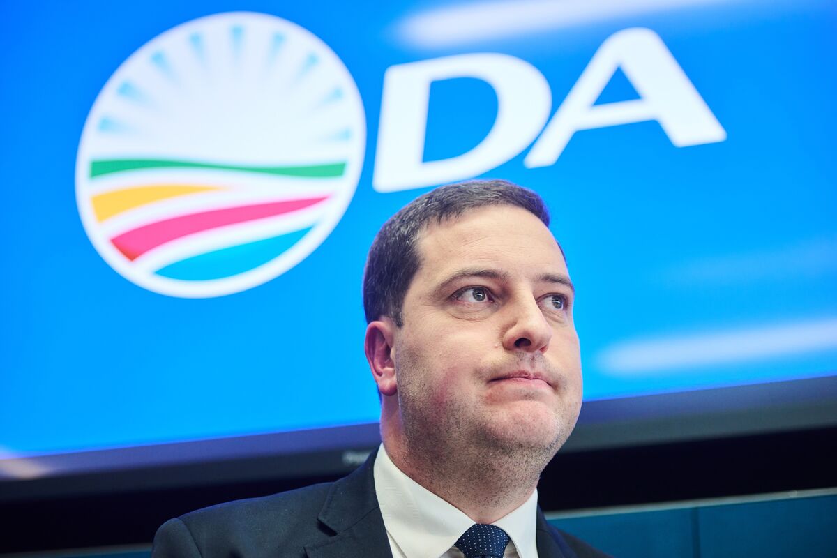 Billion　Xingo Head of South Africa's Democratic Alliance Speaks Out Against