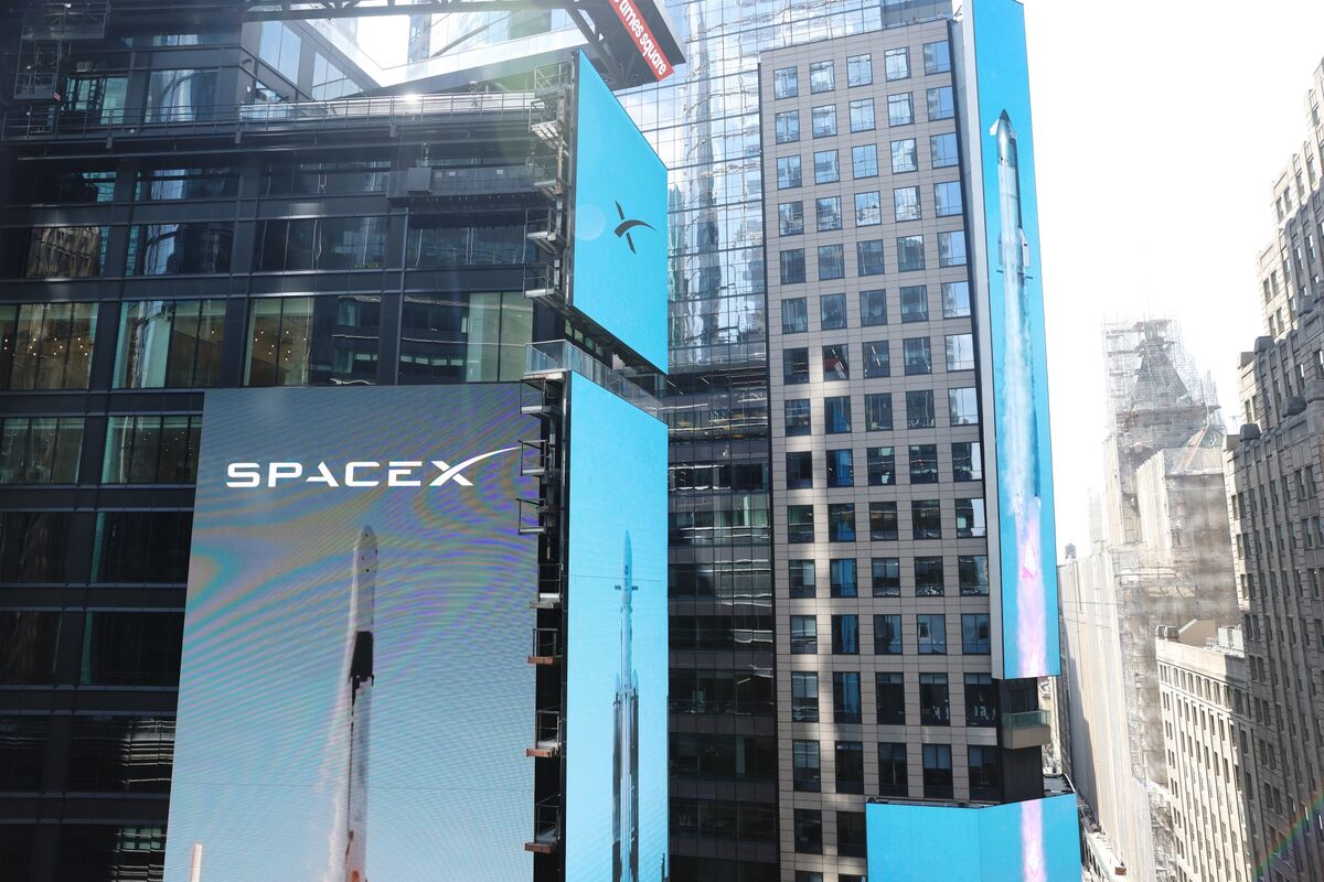 SpaceX Shares Steady After $100 Billion Insider Lockup Expires