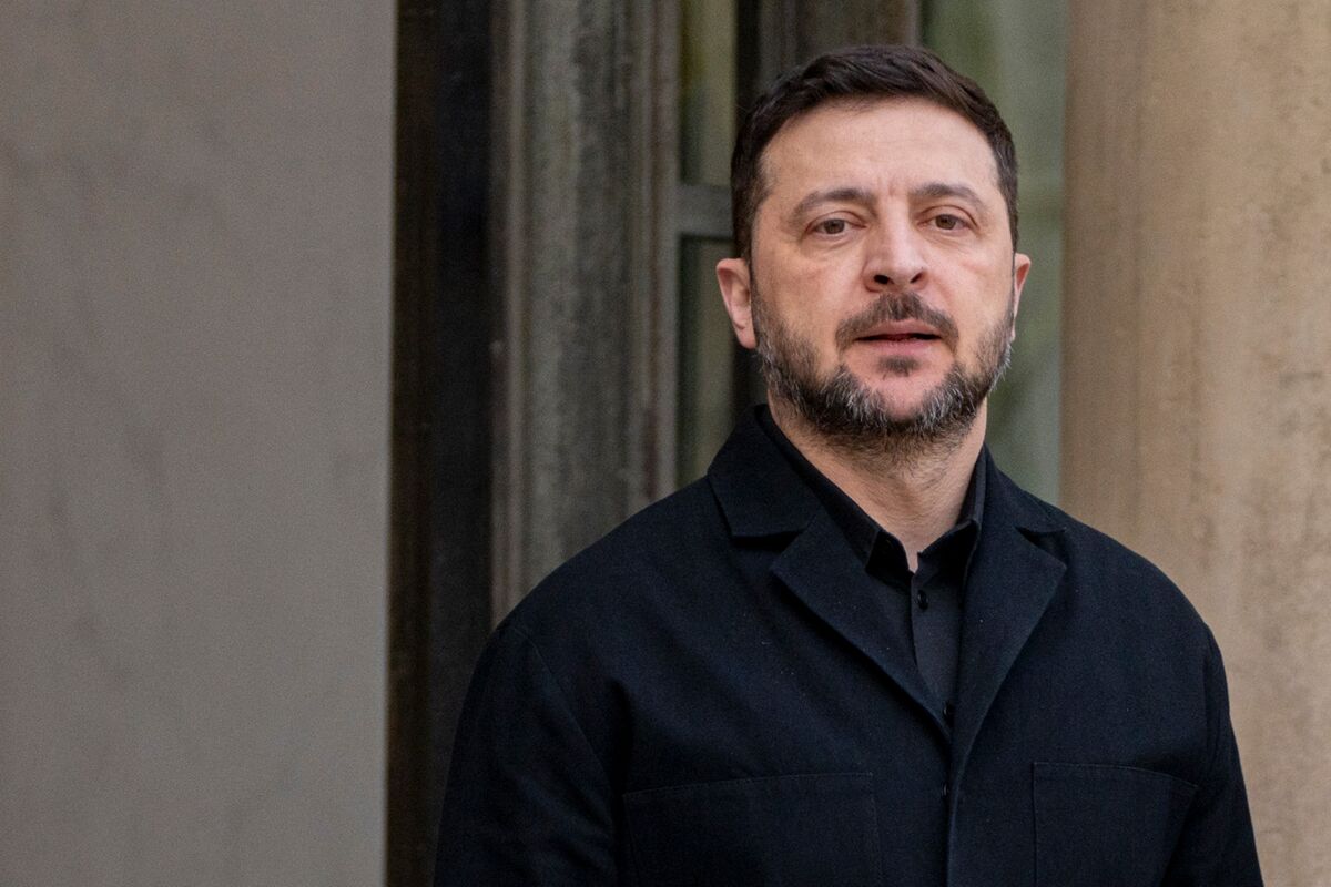 Zelenskiy Floats Referendum Over Territory as US Pressure Mounts Zelenskiy Floats Referendum Over Territory as US Pressure Mounts