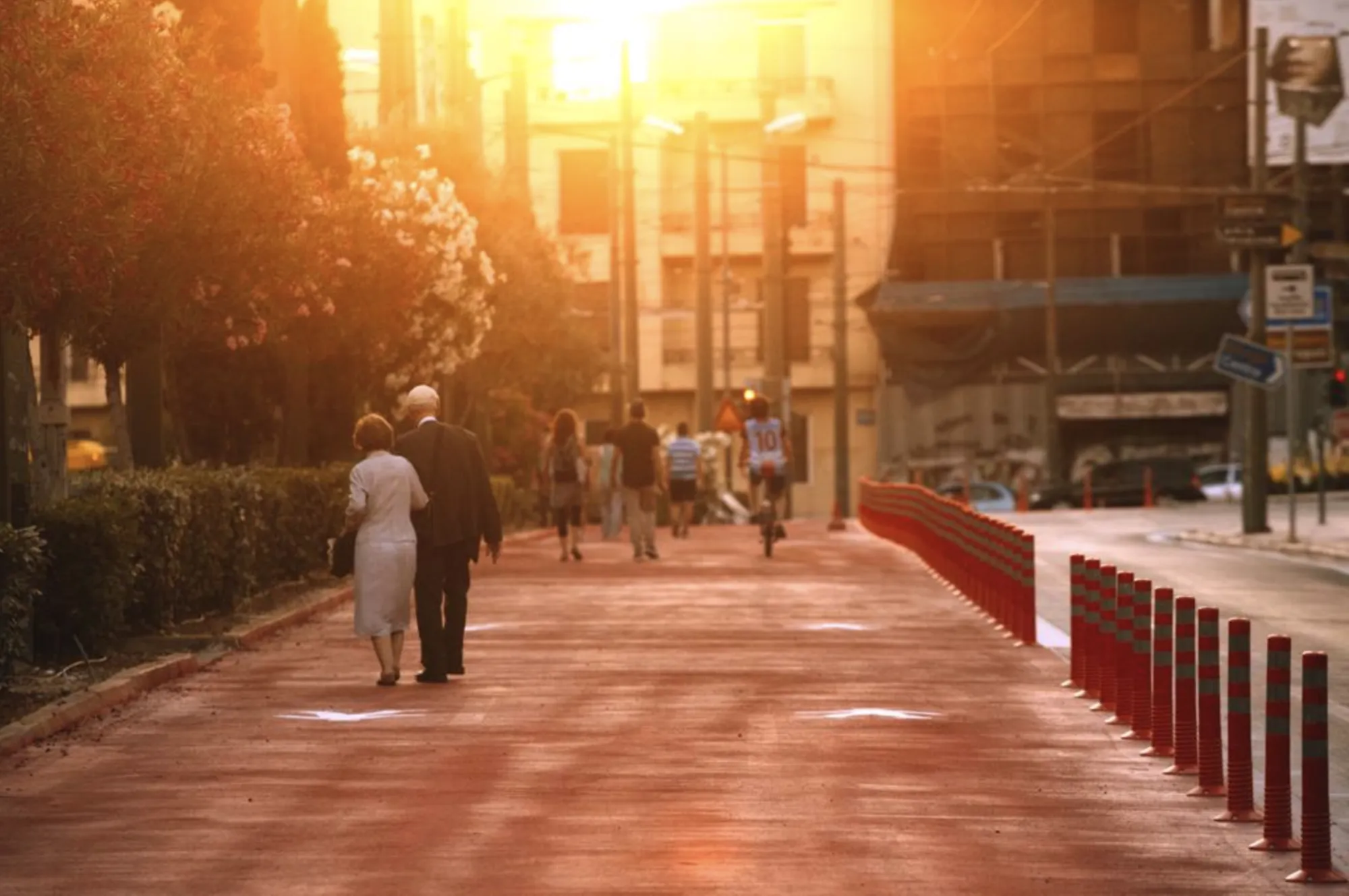 Despite a rosy vision of&nbsp;“the most beautiful walk in Europe,” the launch of a&nbsp;car-free initiative in Athens was met with widespread criticism.&nbsp;