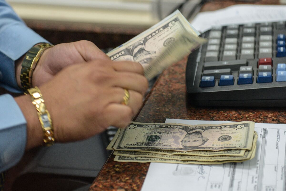 Us household net worth jumps to record on stocks home prices bloomberg