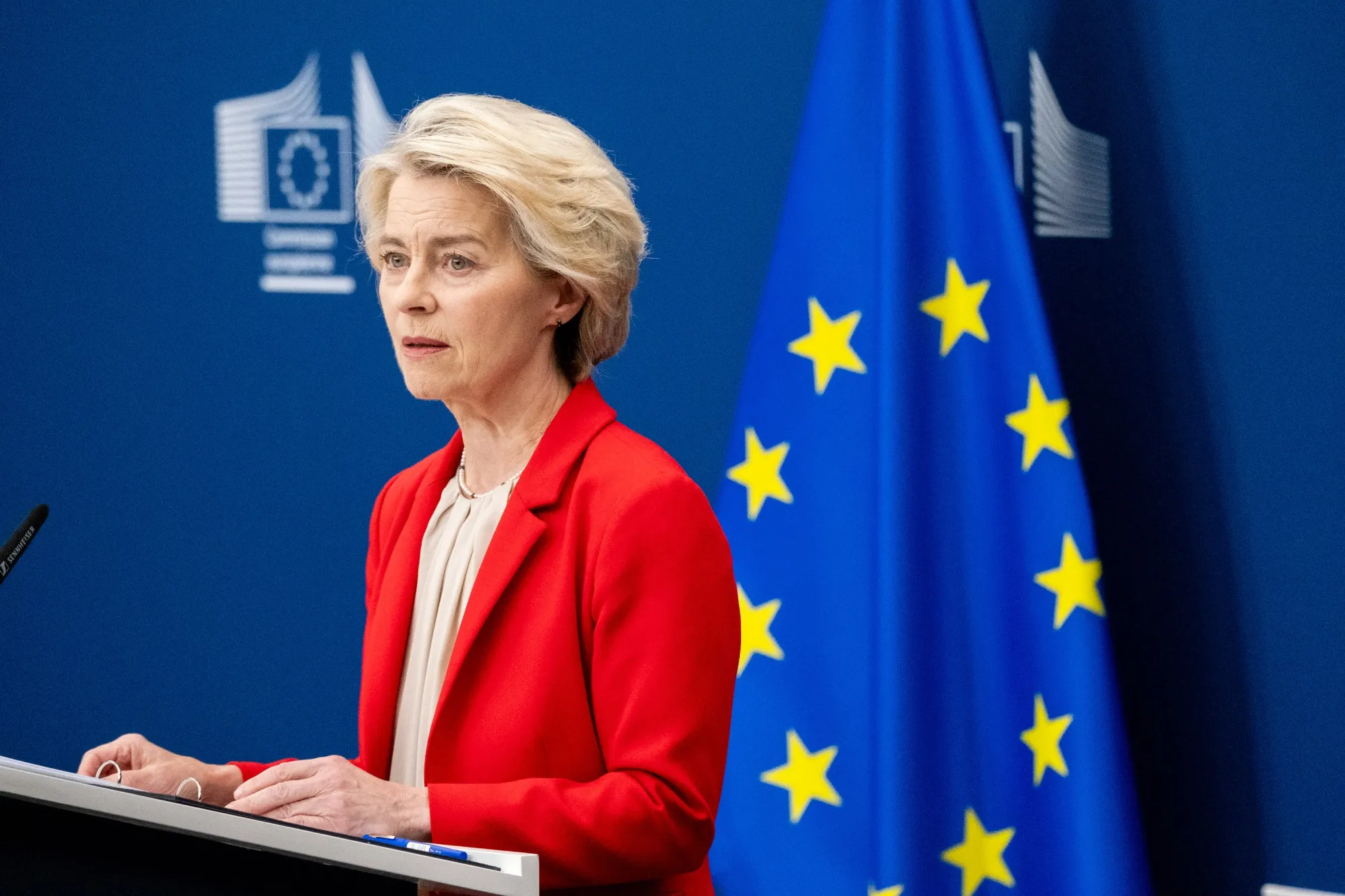 EU、対ロシア制裁最新案の提示を延期－トランプ氏要求でG7と協調 - Bloomberg