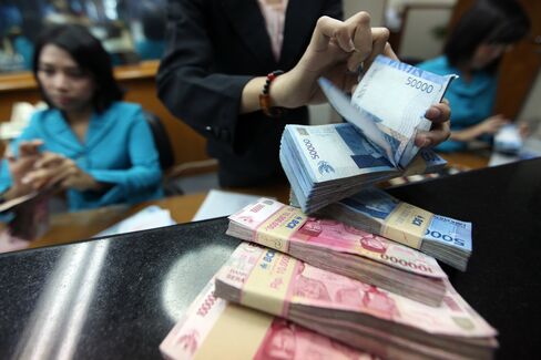 Indonesia’s Central Bank Plans to Redenominate Rupiah in 2014