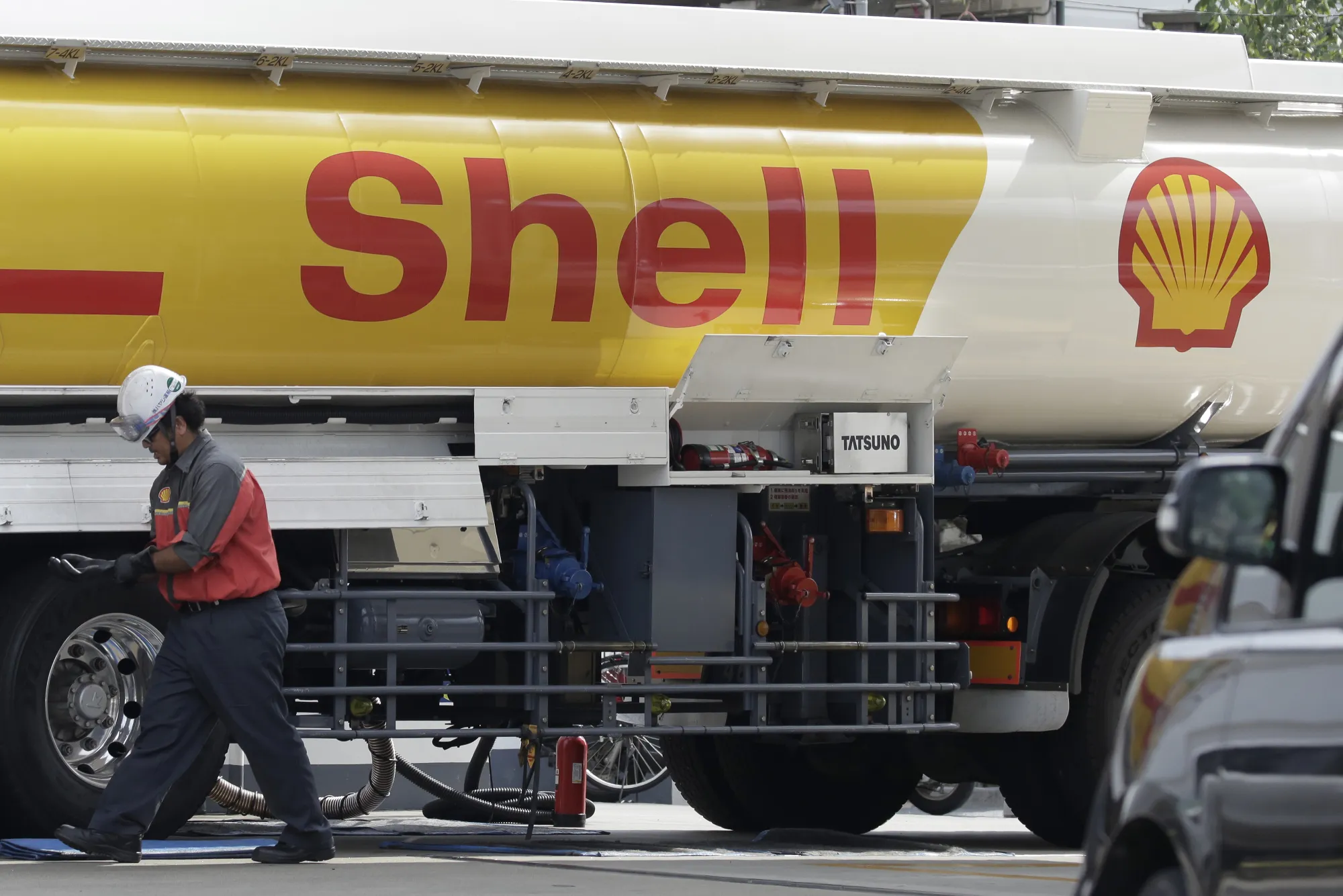 Showa Shell Sekiyu K.K. Gas Stations As The Merger With Idemitsu Kosan Co. Is In Danger