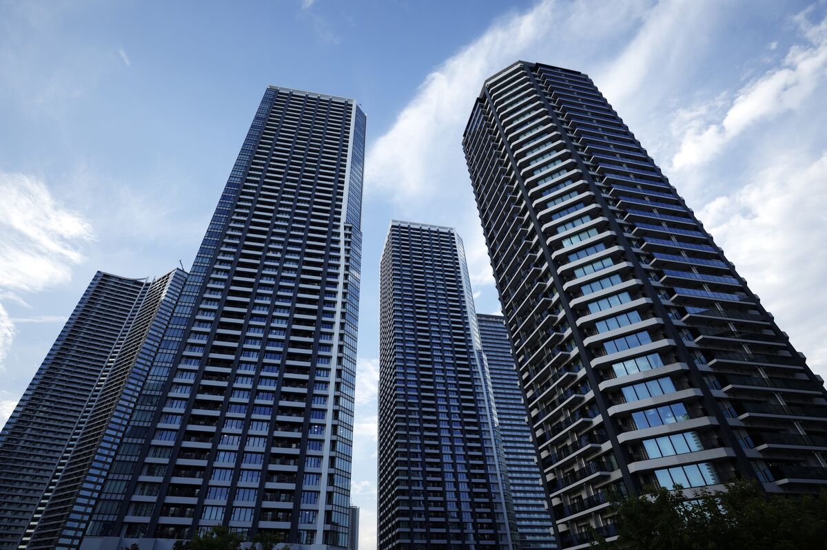 Japan’s Condo Associations Start Buying Bonds to Fund Repairs