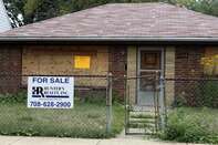 Black Homeowners Disappearing Where Obama Got Start