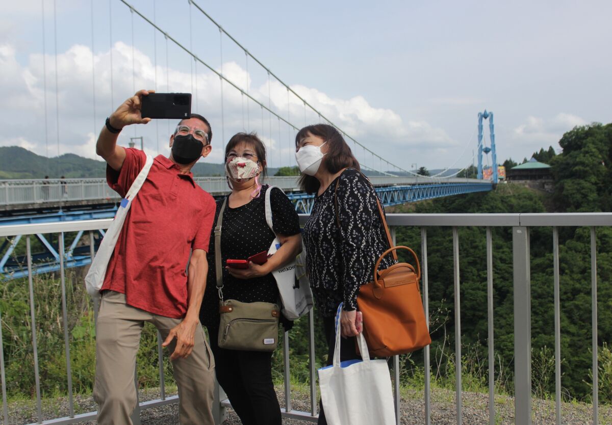 First Japan Tourists Face Tests, Chaperones and Little Free Time