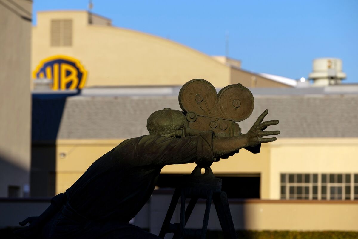 Warner Bros. Urges Investors to Reject ‘Inferior’ Paramount Bid