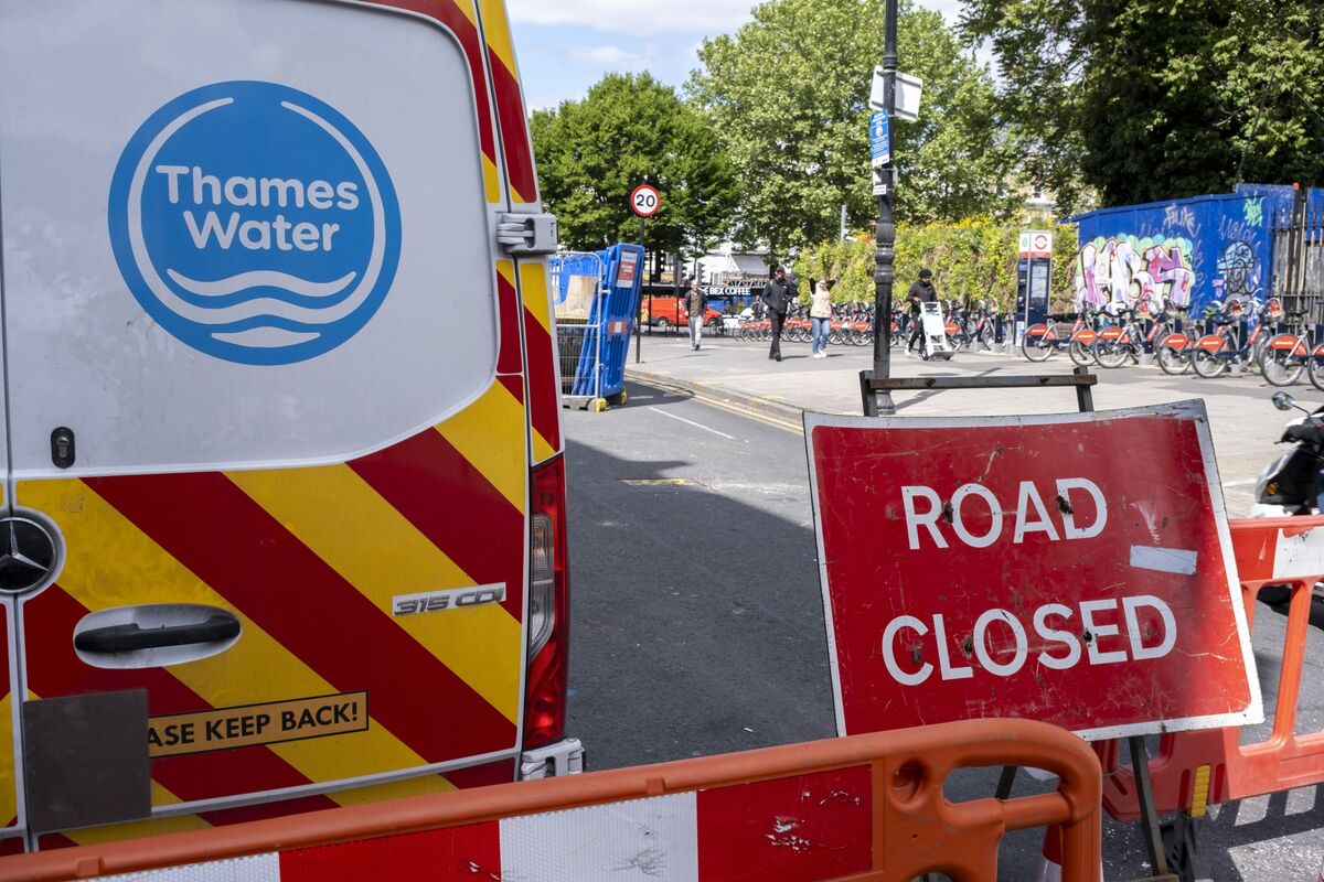 bloomberg.com - Martin Ivens - Burnham Can't Fix Britain With State Ownership