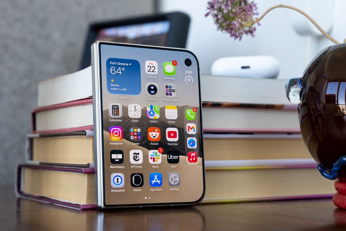 Apple iPhone Duo Review: Stunning Foldable Screen, Uneven Apps
