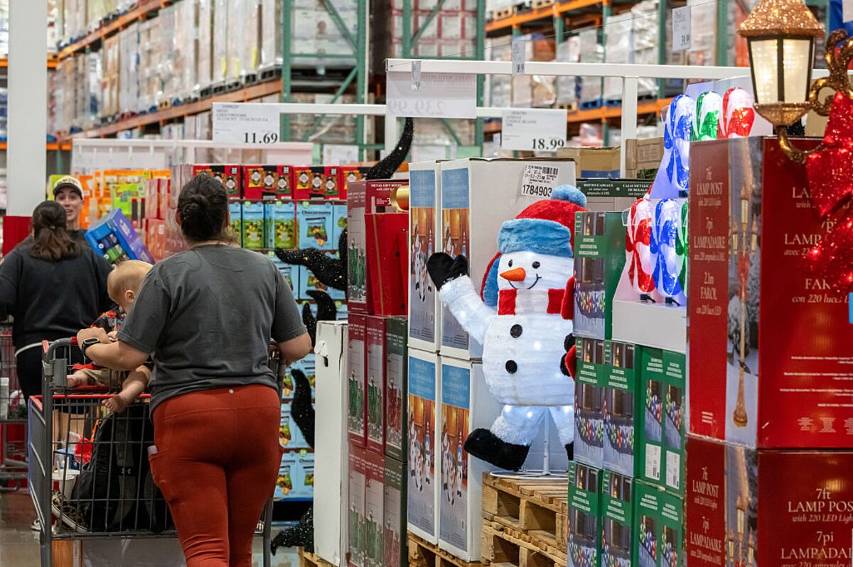 Who’s Going to ‘Eat’ Tariffs? Not US Shoppers