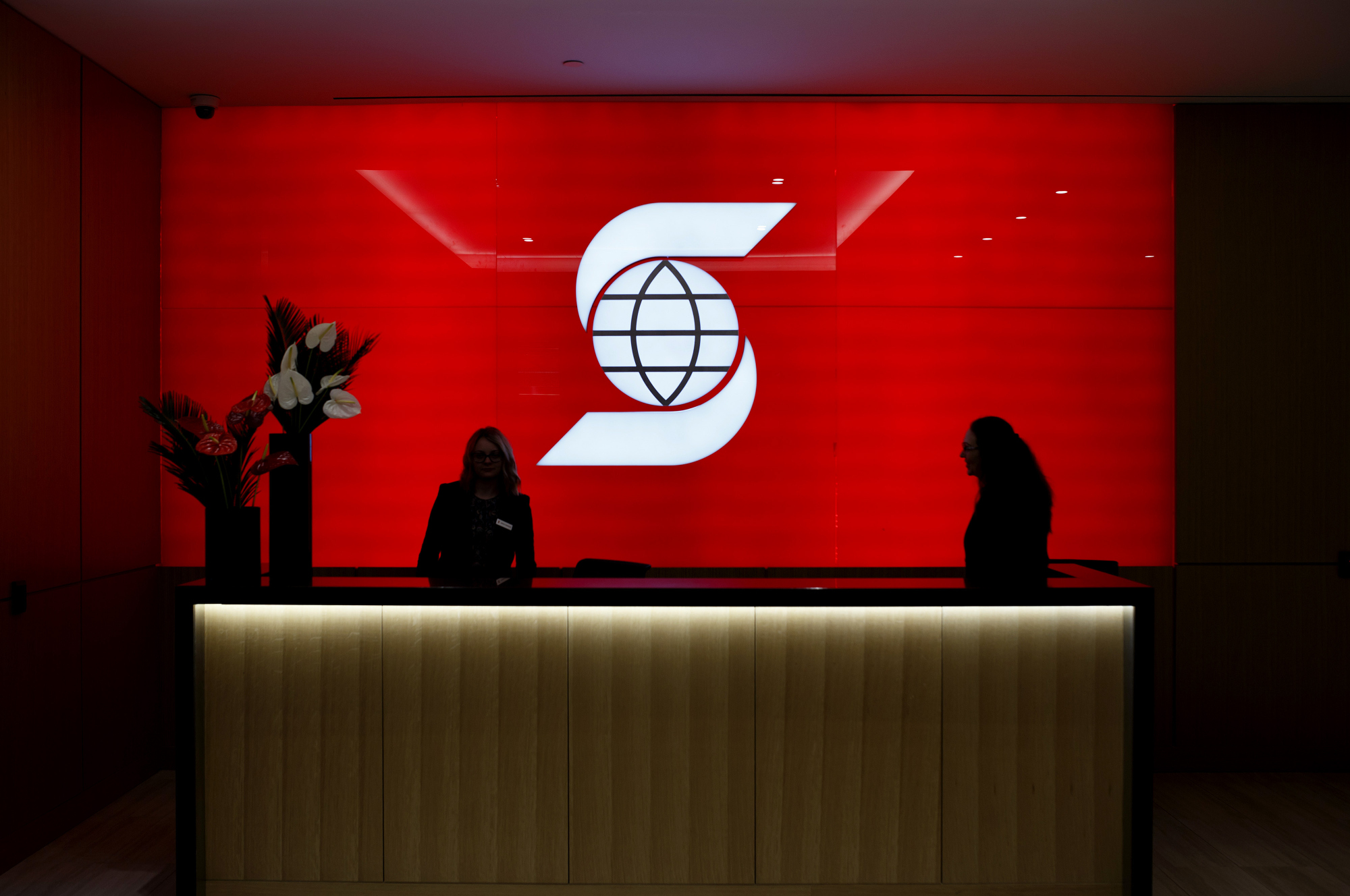 Scotiabank Falls as Capital Markets Drop Dilutes Domestic Gains Bloomberg