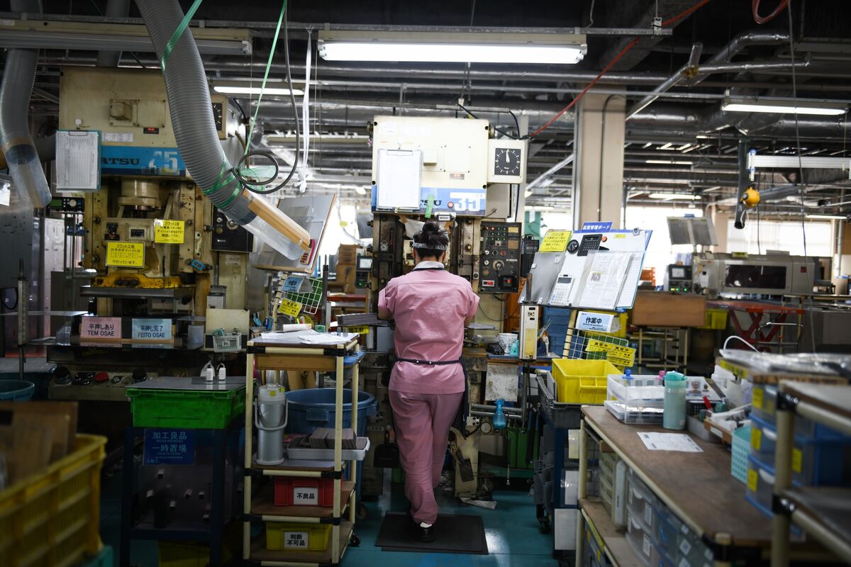 Japan Factory Production Edges Up as Asia's Supply Snags Ease - Bloomberg