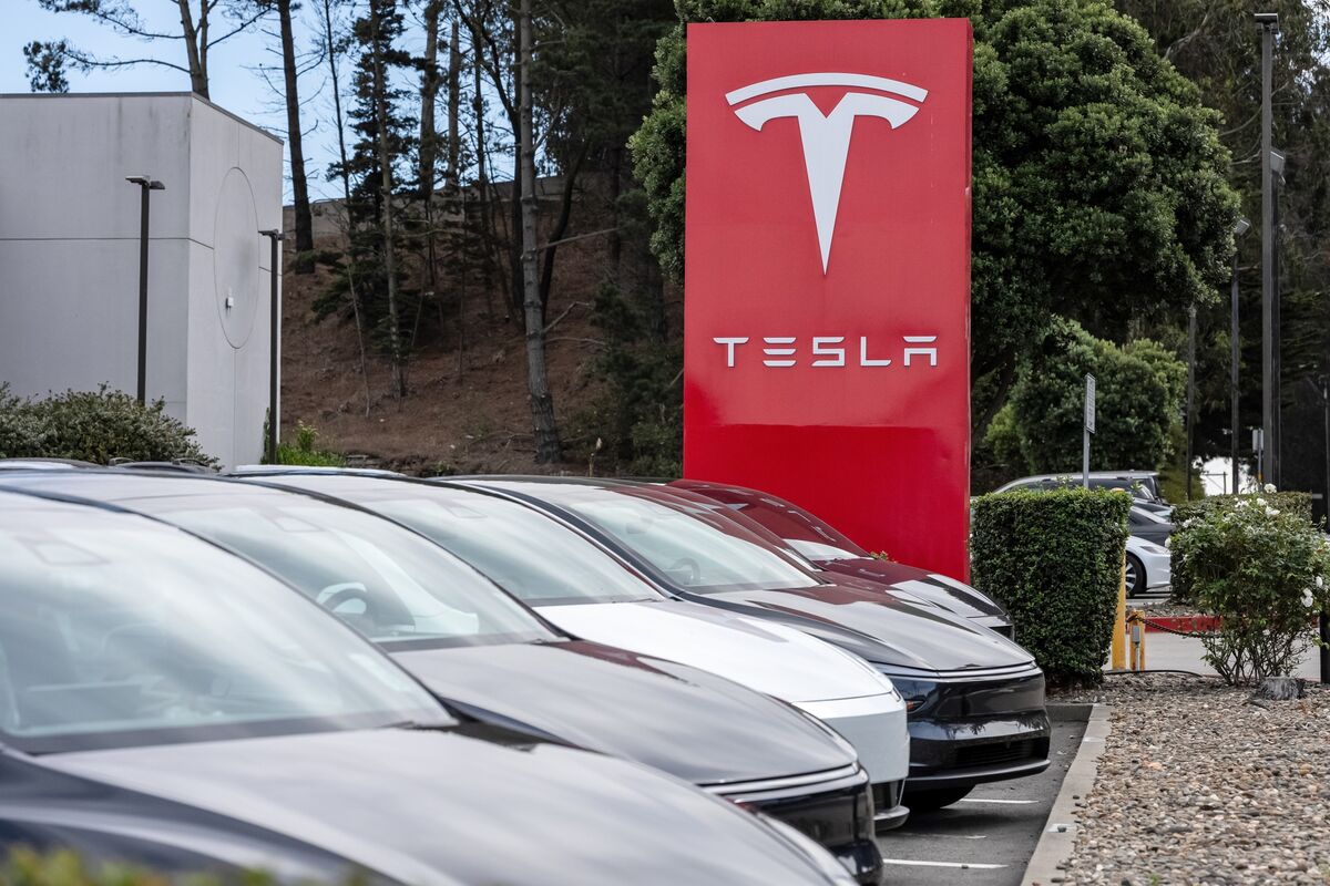Tesla Bulls Eying Merger Bump Find Stock Needs More Than Rockets