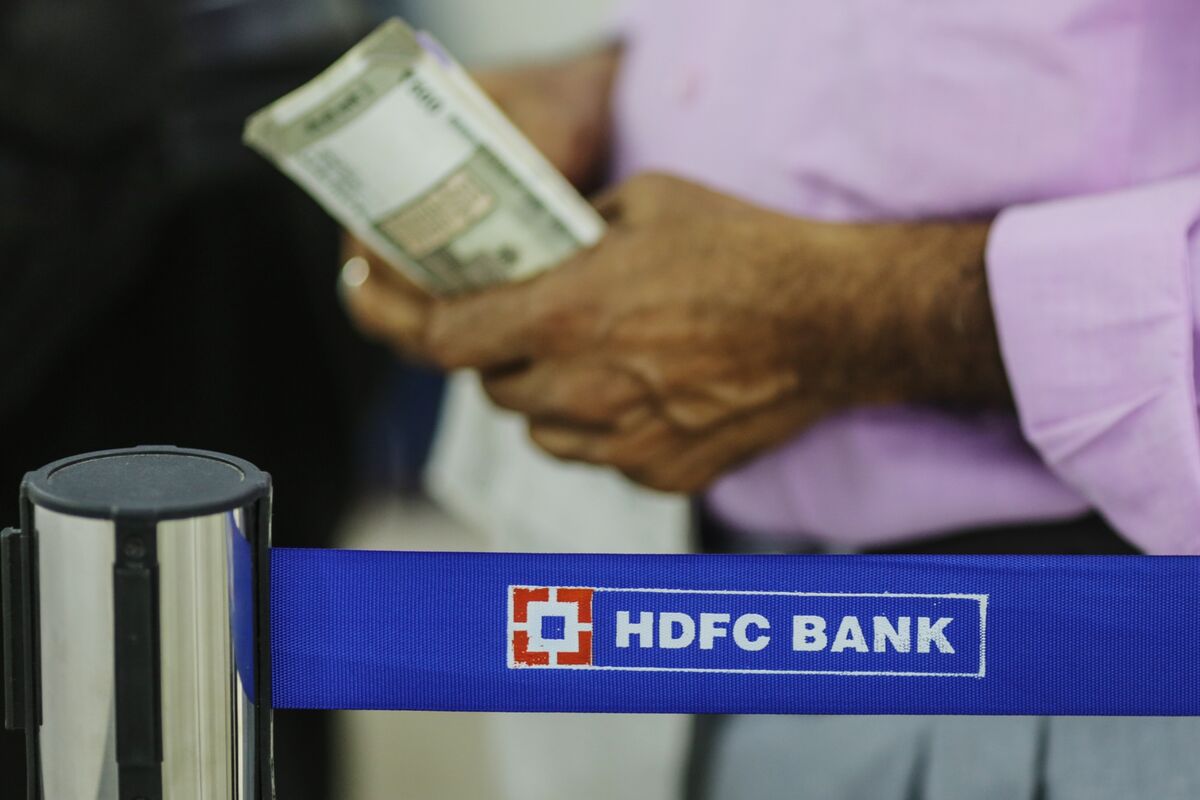 HDFC Chair’s Departure Leaves India Inc. in the Lurch