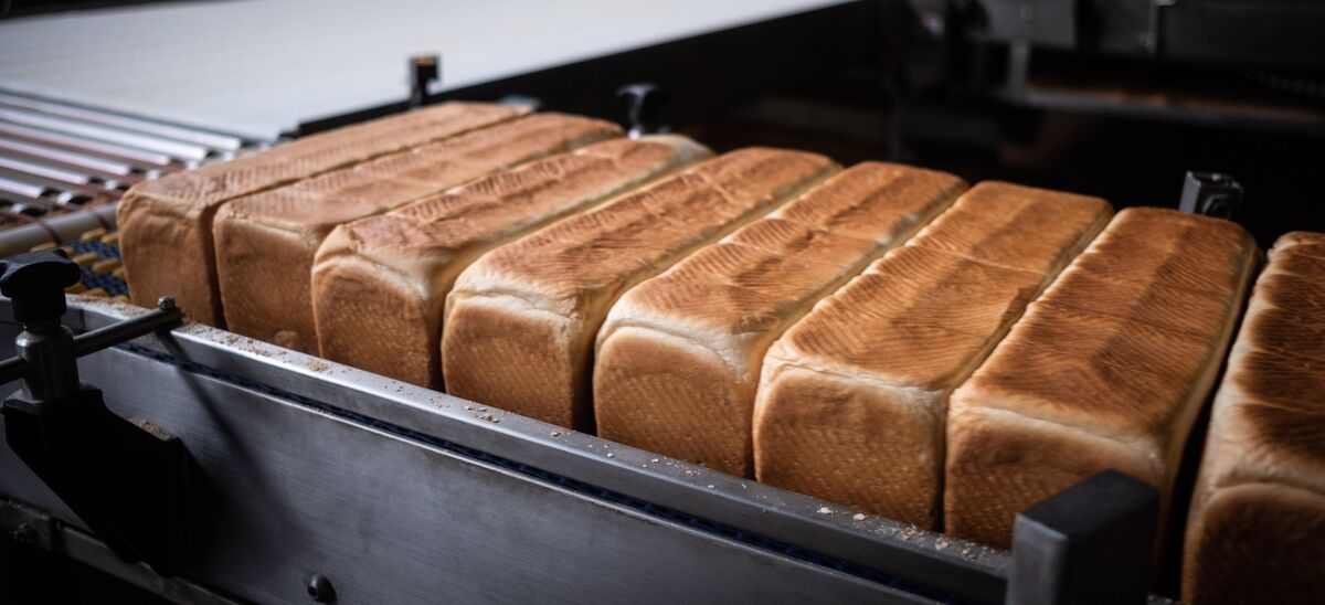 Inflation Leads a New Generation to the Bread-Making Machine - The