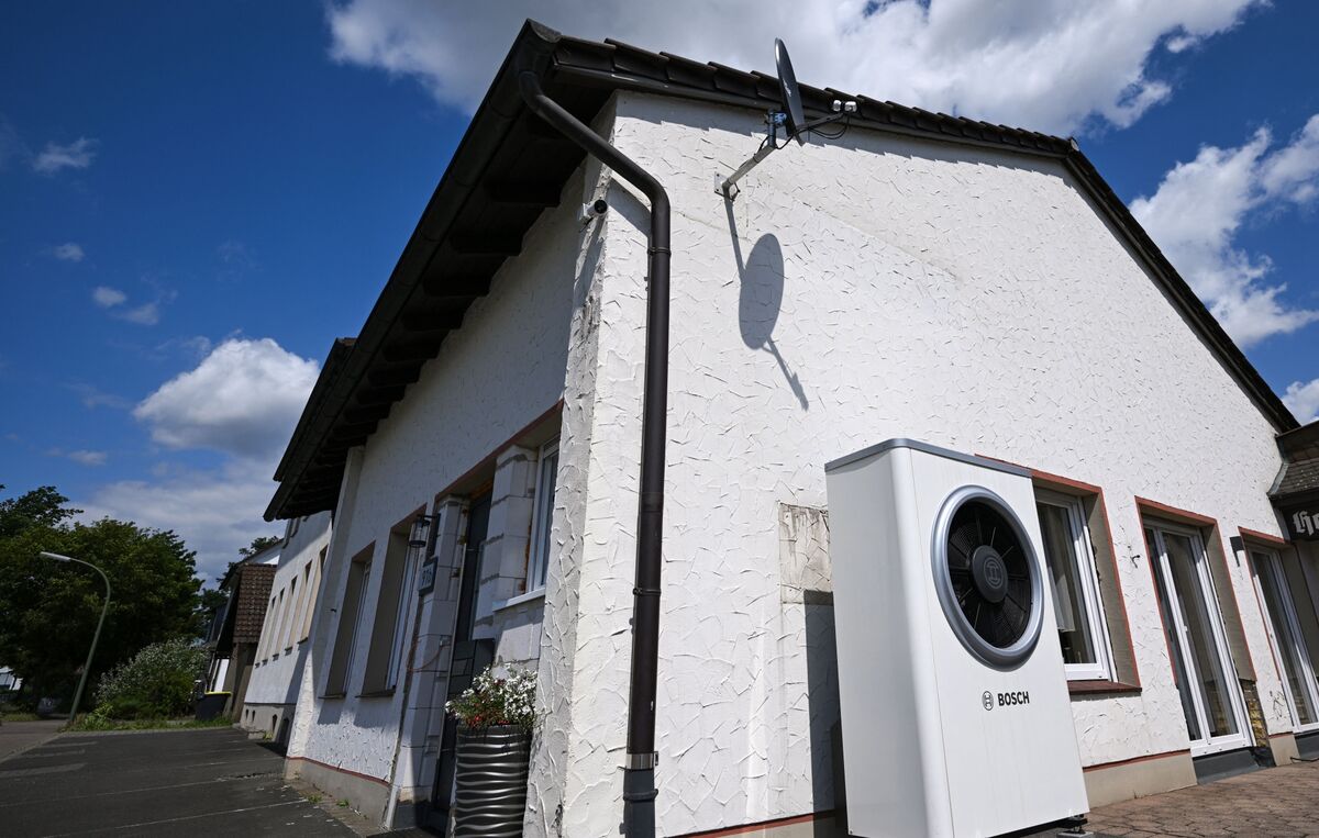 Germany Plans to Cut €2.1 Billion in Heat Pump Subsidies by 2030