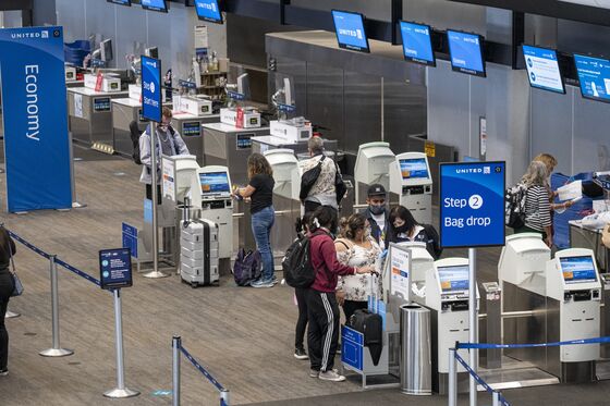 Americans Stampede Back to Air Travel, Wiping Out Bargain Fares