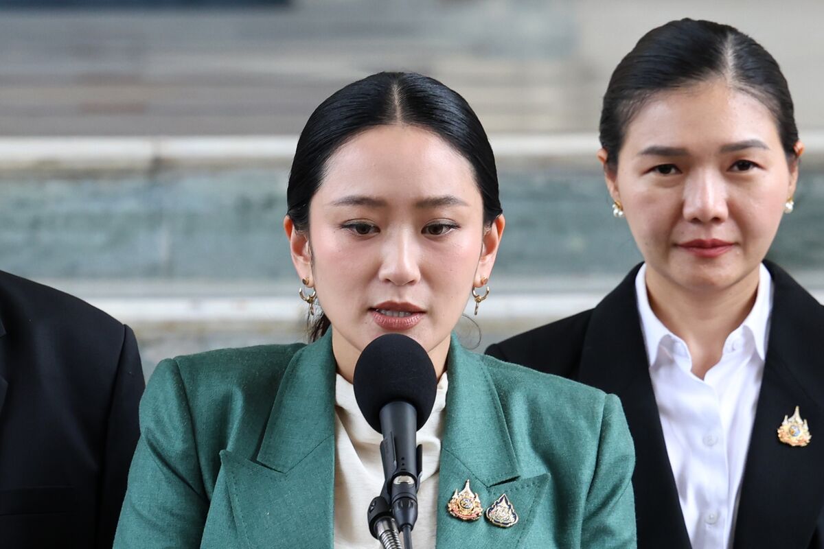 bloomberg.com - Philip Heijmans - Thai Leader's Suspension Deals New Blow to Battered Economy