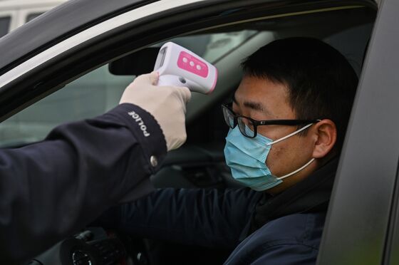 China Deaths Jump as Measures Fail to Slow Spread of Virus