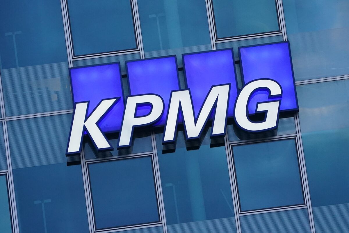 KPMG Australia Fallout Widens as RBA and Pension Giant Reassess