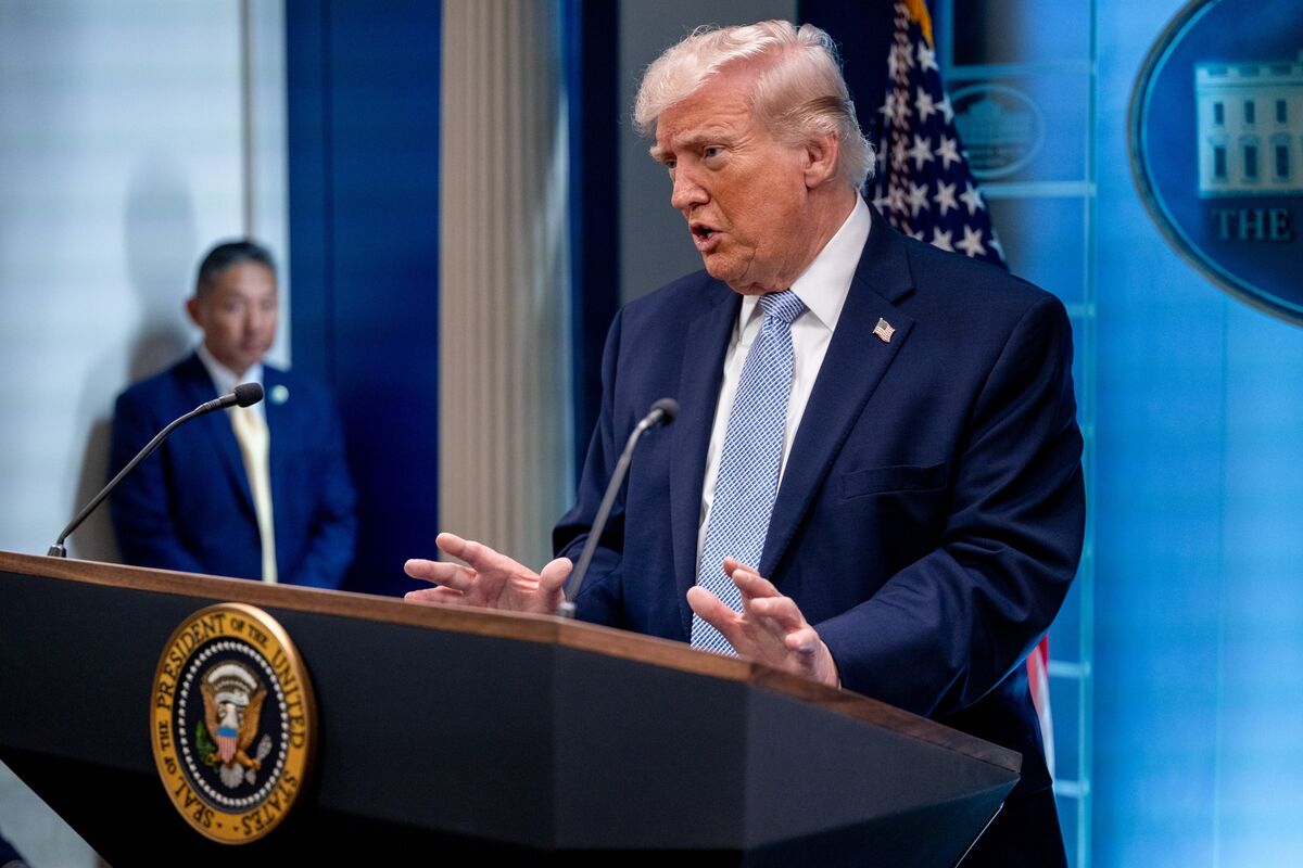 Trump Floats Seizing Iran Oil as He Weighs Chinese Leverage Play