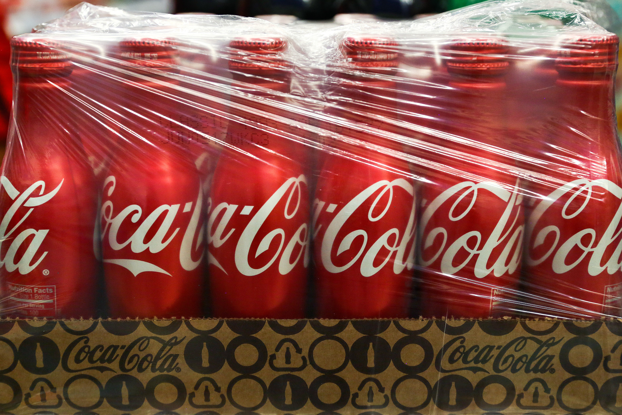 Желе из кола колы. Мороженое Кока кола лед. Объемные буквы Coca Cola. Объемные буква Coca Cola в Ташкенте. Кексы из Кока колы.