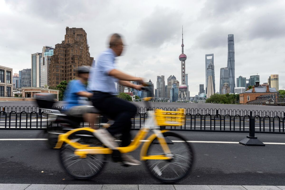 bloomberg.com - Liza Tetley - Hedge Fund CFM Opens Office in Shanghai, Assets Top $27 Billion