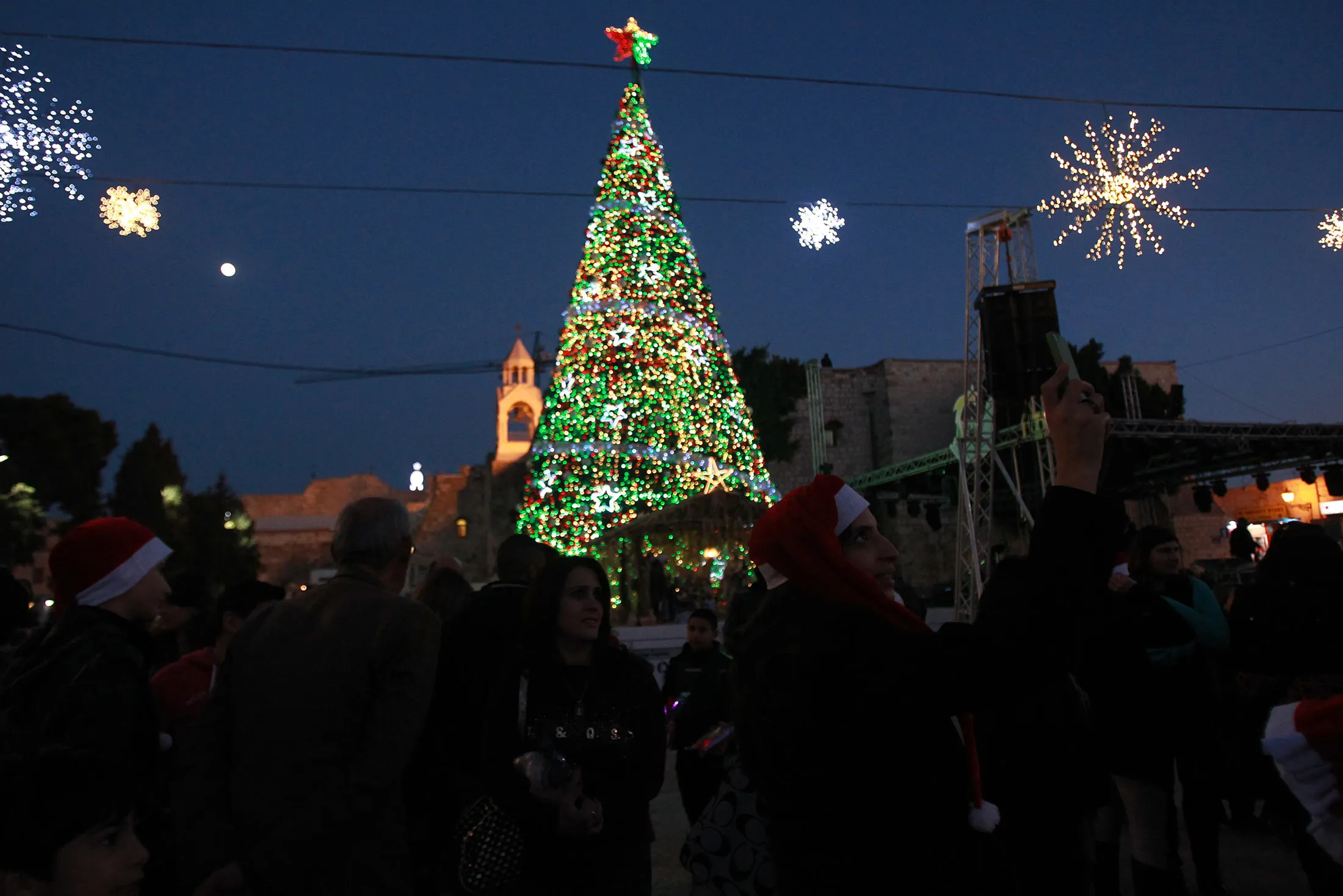 1482426155_christmas-tree