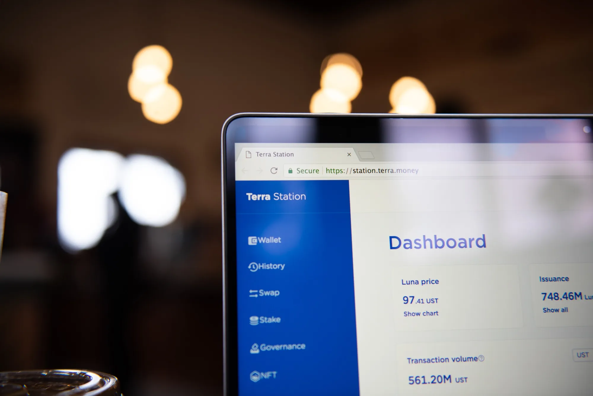 テラのブロックチェーン、再び活動を停止－運営会社がツイート - Bloomberg