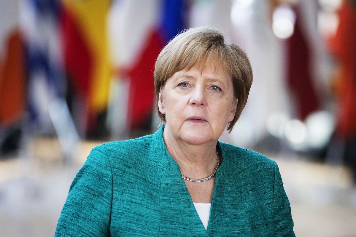 決裂か妥協か、メルケル独政権「運命の日」－難民で与党が土壇場調整 Bloomberg