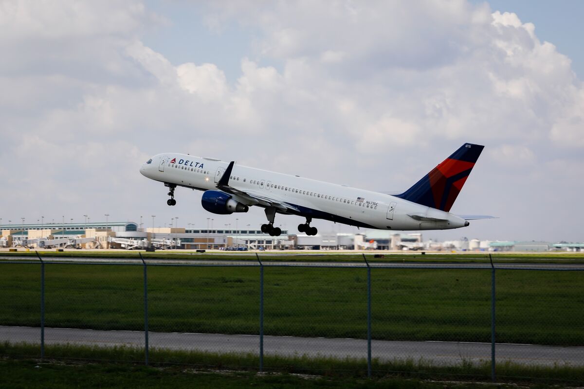 Delta Is Cutting Flights to ‘Relieve Pressure’ on Operations