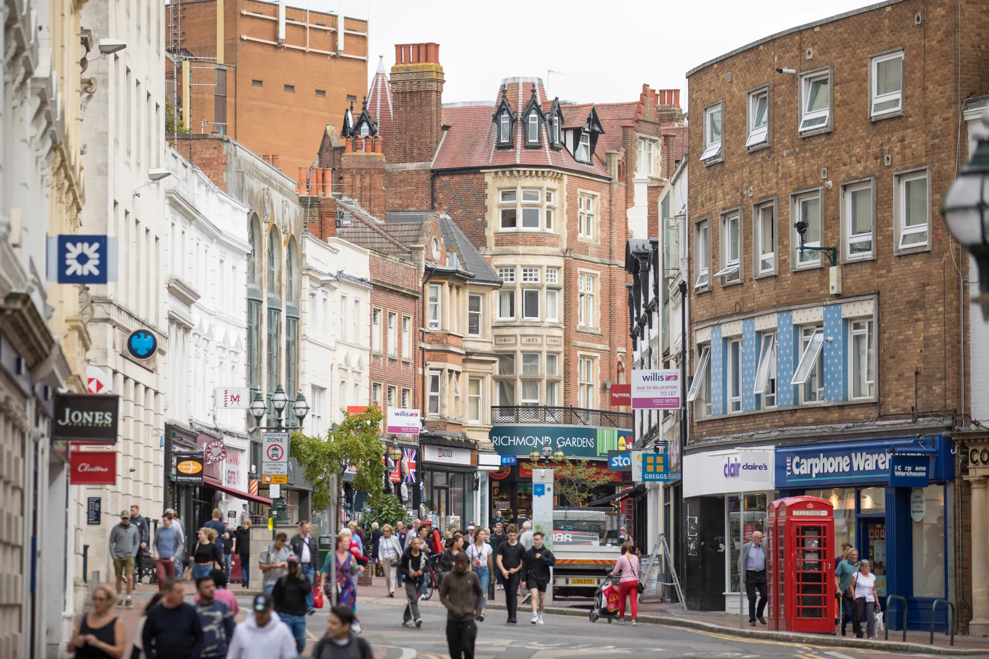 A Pro-Brexit Town With 4,000 JPMorgan Workers Starts to Fret
