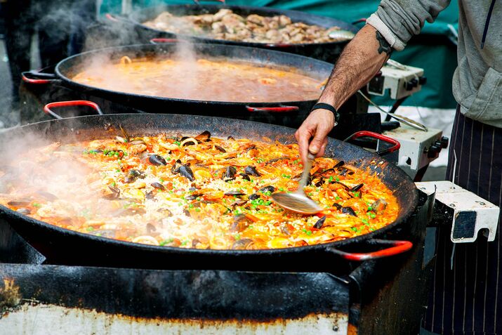 ‘Paella Thursday’ Costs More in Spain as Rice, Shrimp Costs Jump