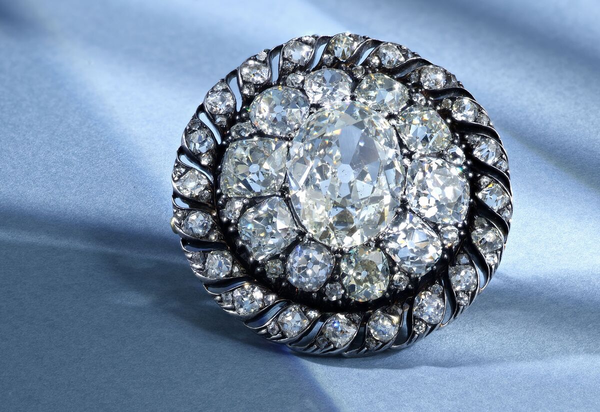 Napoleon’s Diamond Brooch Heads to Auction for the First Time Napoleon’s Diamond Brooch Heads to Auction for the First Time