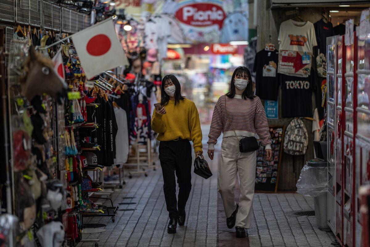 Japan Covid News: Tokyo on Highest Alert as Cases Surge Again - Bloomberg