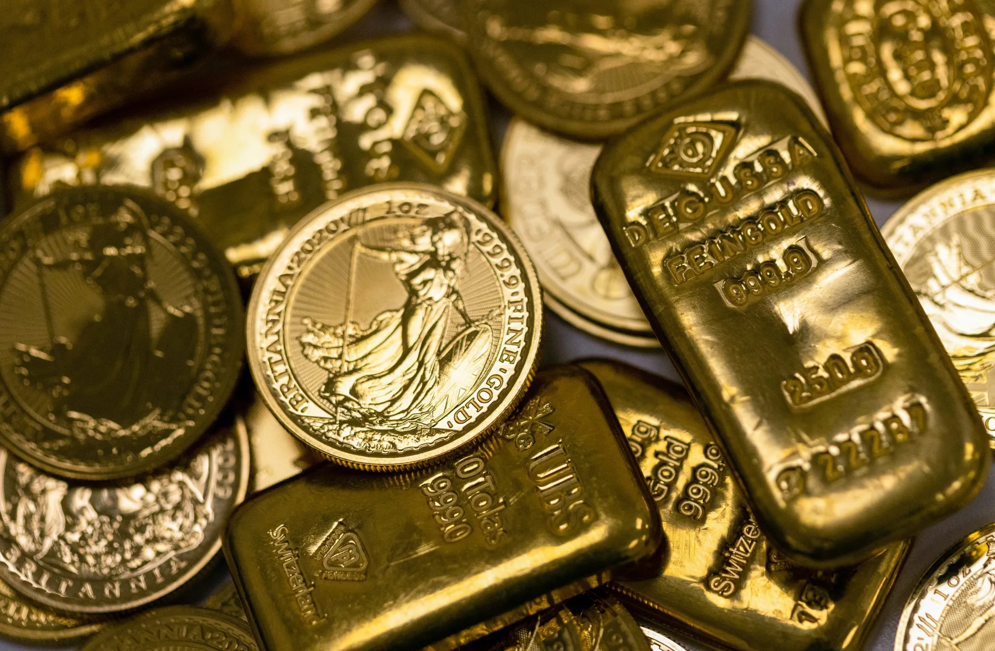 HSBC Launches Blockchain Platform to Tokenize Ownership of Gold in ...