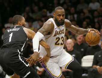 relates to LeBron James ties career high with 9 3-pointers, scores 40 points as Lakers beat Nets 116-104