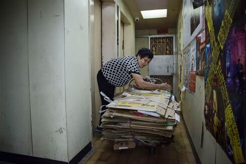 14年余り段ボールを集めを続けたフォクさん-背中を痛めフルタイムの仕事には就けなくなった