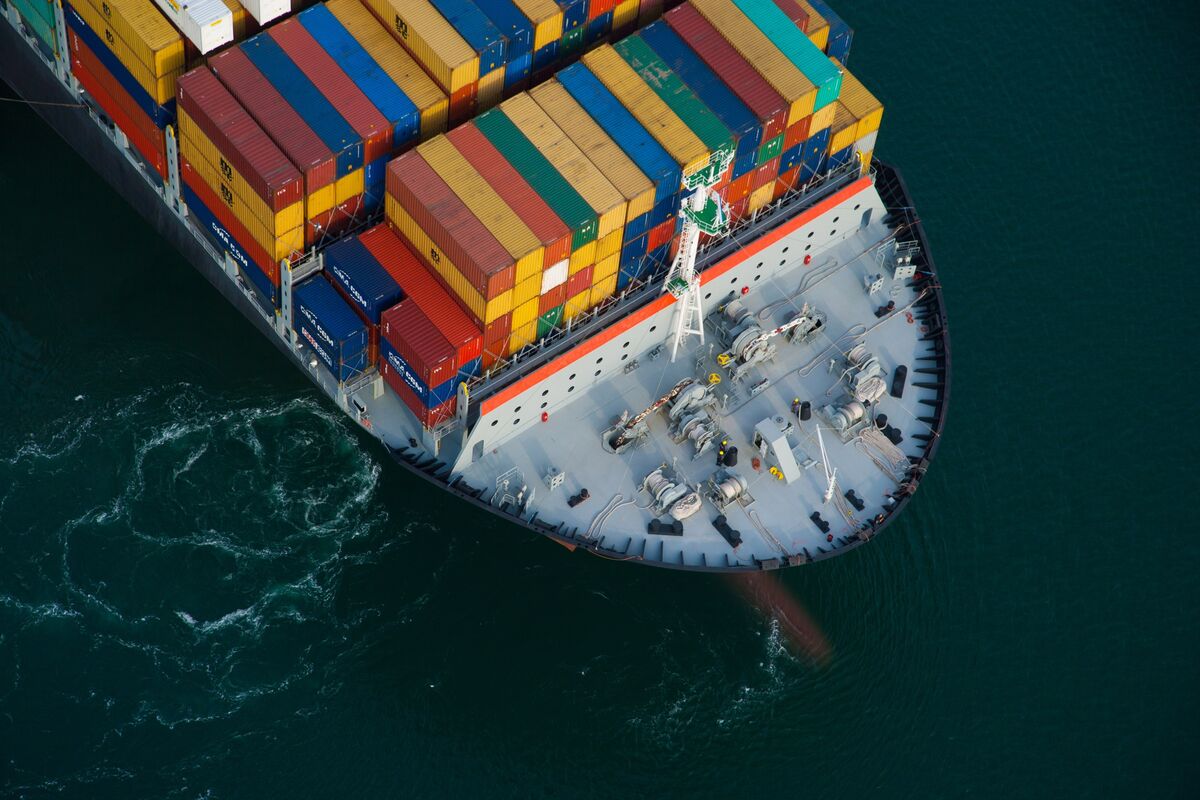 Houthi Attacks on Red Sea Disrupt Global Trade, US Spies Say - Bloomberg