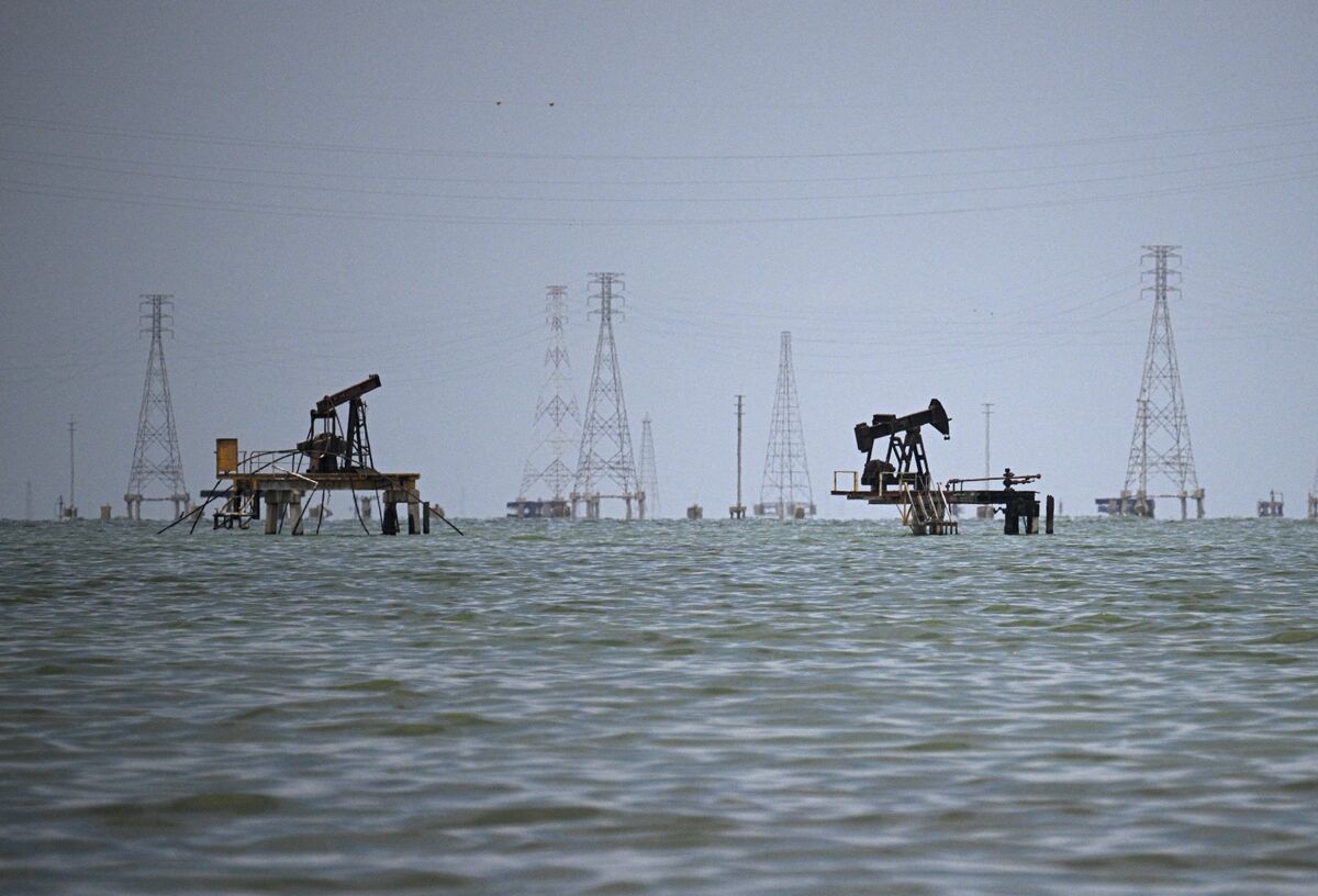 Goldman Says Venezuela Oil Output May Rise in the Long Term