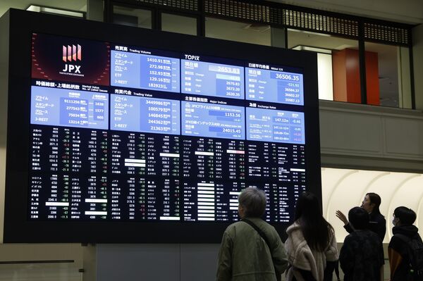 Stock Futures Edge Higher as Traders Look to Fed: Markets Wrap