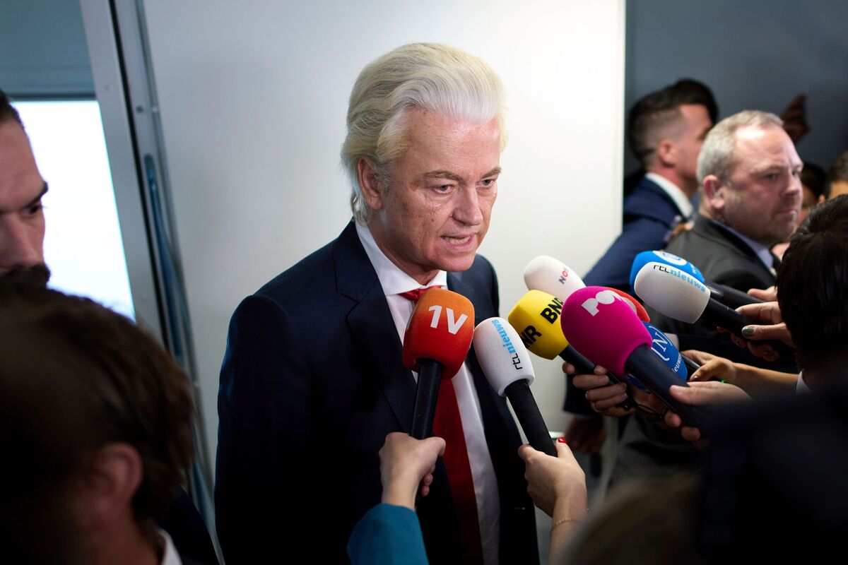 Dutch Government Collapses After Far-Right Wilders Quits Coalition Over Asylum Policy
