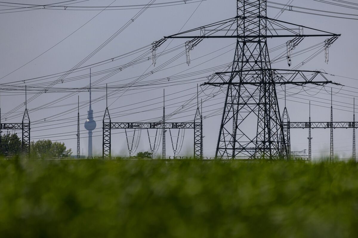 Germany Eyes Cutting €4 Billion From Industries’ Power Costs