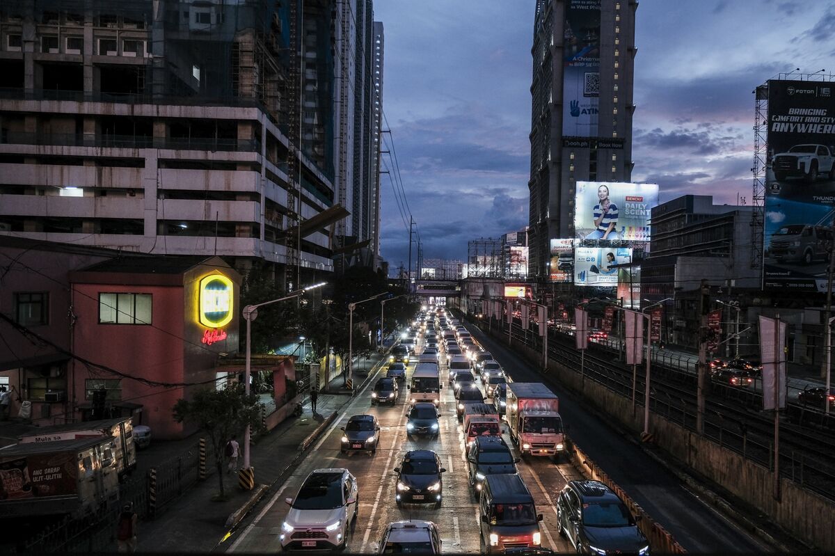 Philippine Corporate Regulator Penalizes Richest Tycoon’s Firm