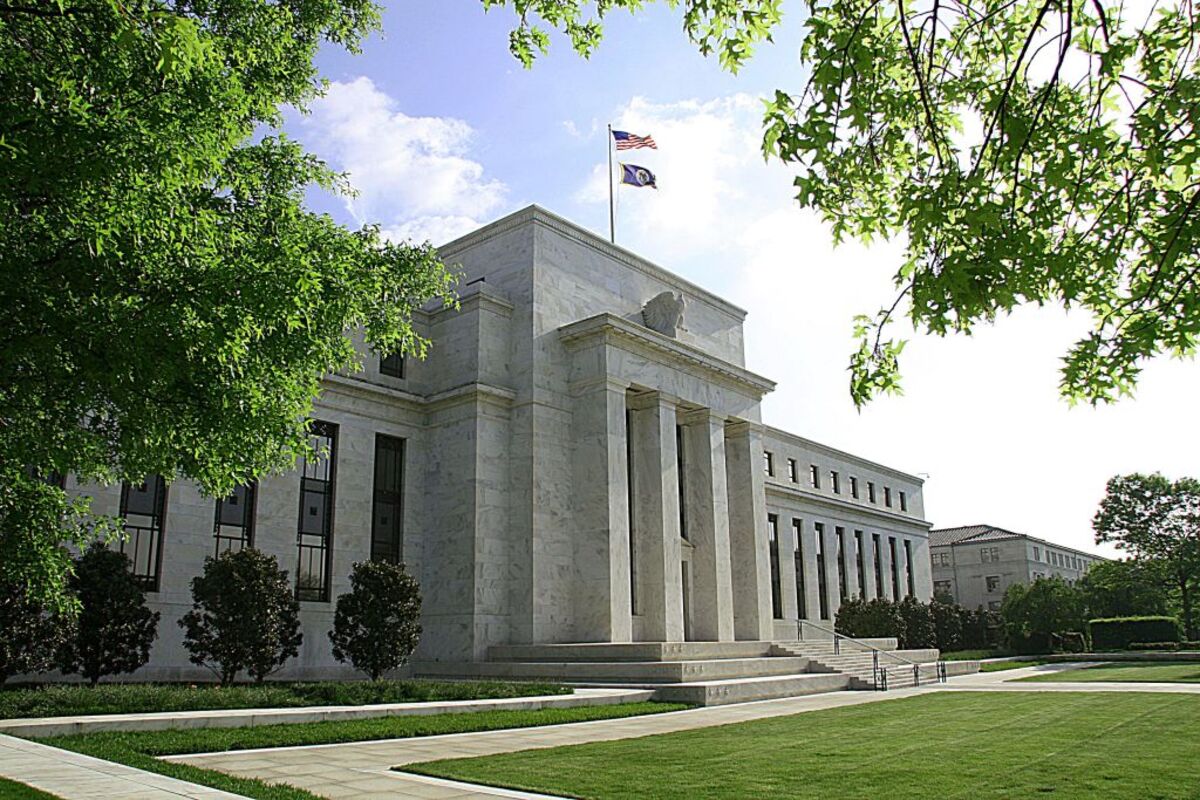 Central Banks Let Markets Do Heavy Lifting as Iran War Adds Risk