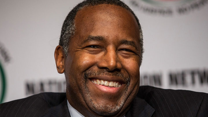 Carson Surges Past Trump In Latest Bloomberg Politics/Des Moines ...