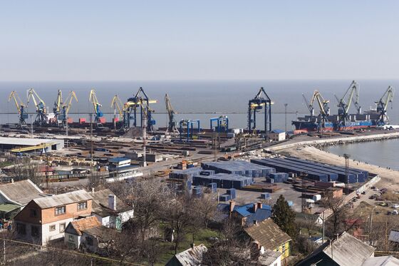 Ukraine’s Ports Show Struggles to Join Global Economy